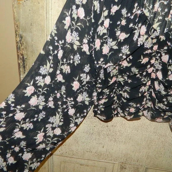 Free People New Final Rose Floral Balloon Sleeve Blouse Black  Sz L (R-17) - Picture 3 of 6